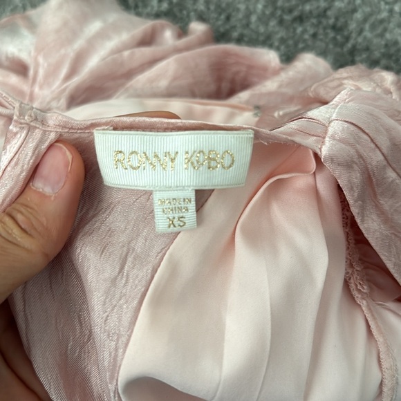 Ronny Kobo satin puffy sleeve dress - Picture 4 of 4